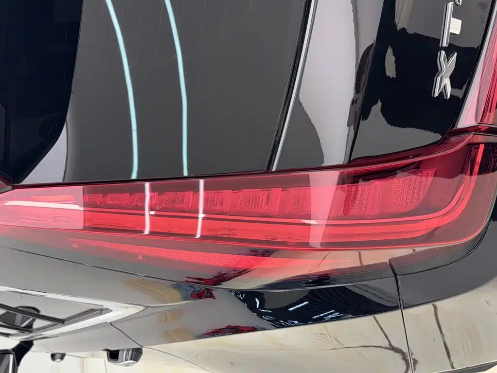 Cadillac XT4 — фото 23