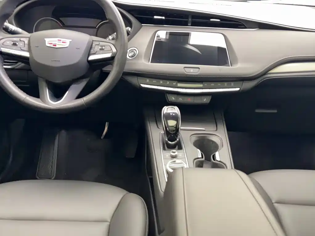 Cadillac XT4 — фото 4