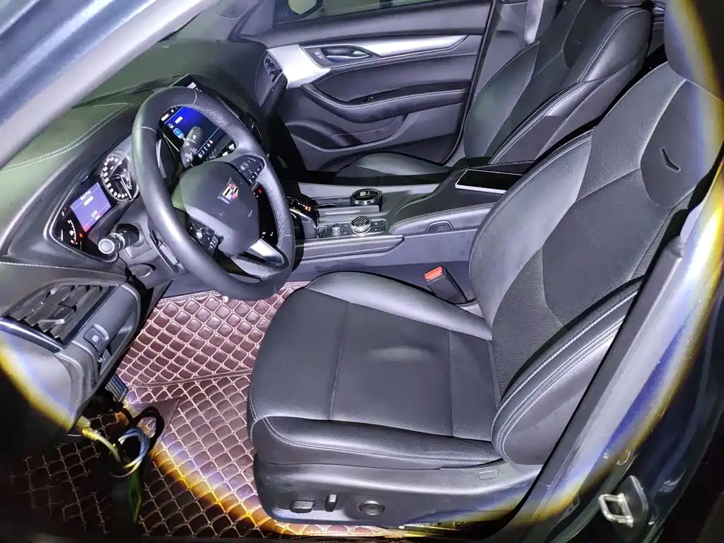 Cadillac CT5 — фото 14