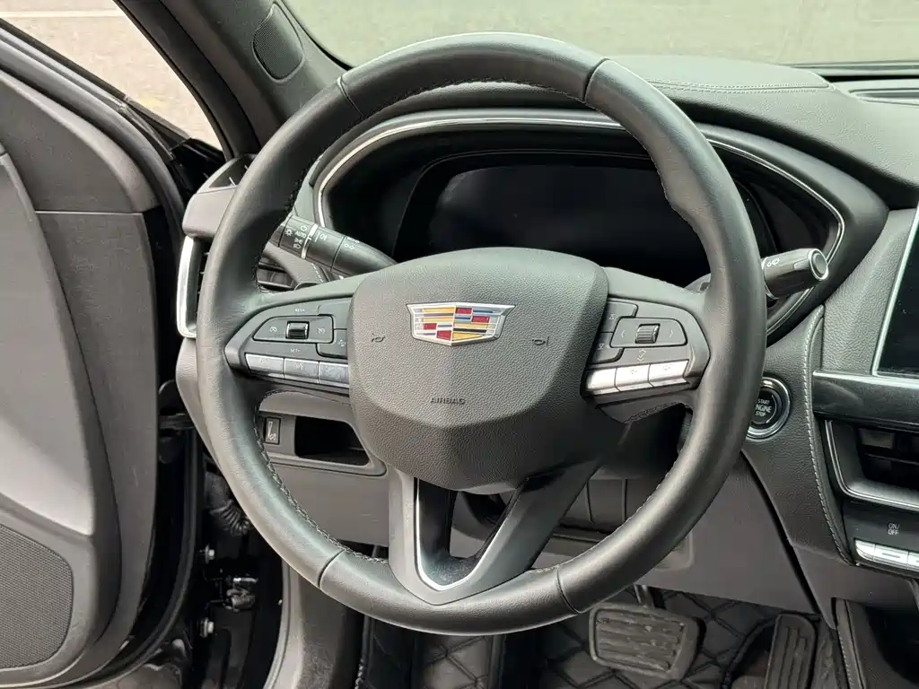 Cadillac CT5 — фото 3