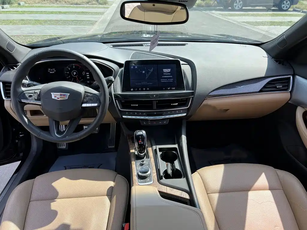 Cadillac CT5 — фото 14