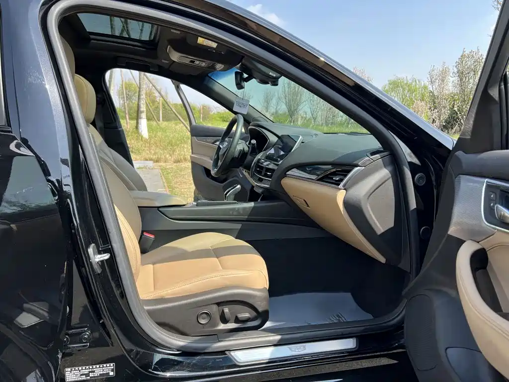 Cadillac CT5 — фото 22