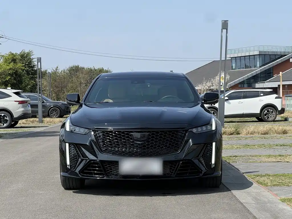 Cadillac CT5 — фото 25
