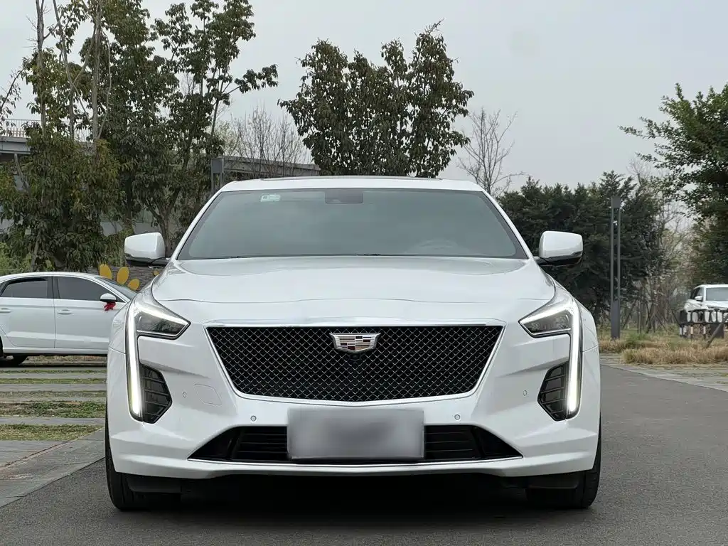 Cadillac CT6 — фото 24