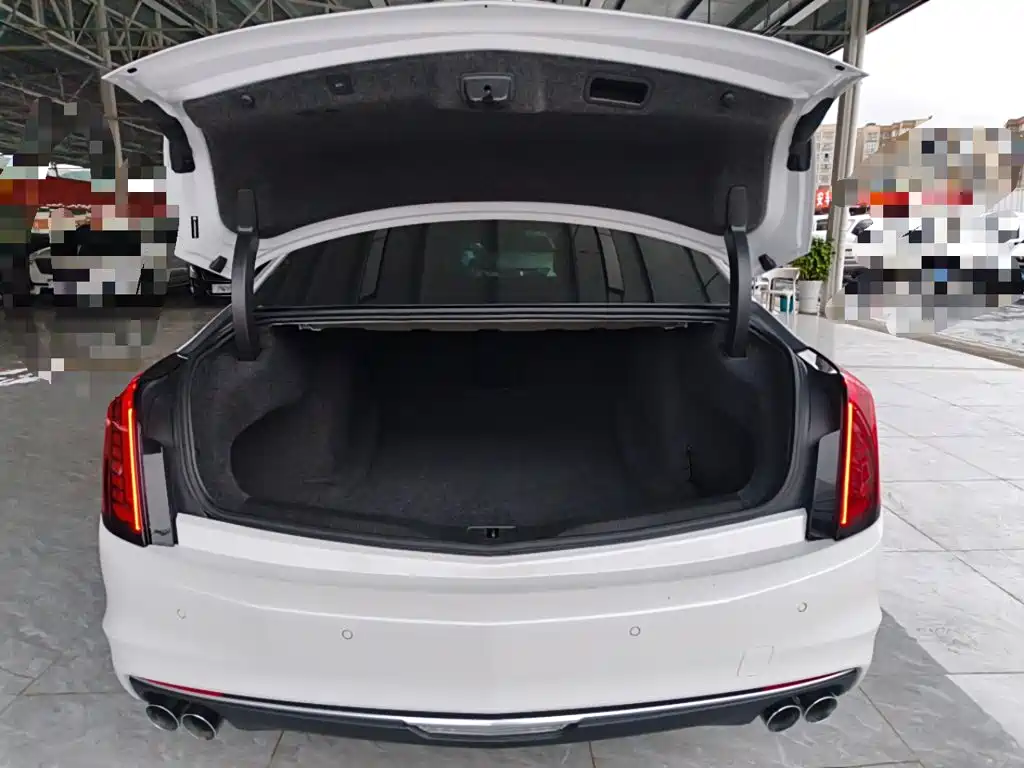 Cadillac CT6 — фото 9