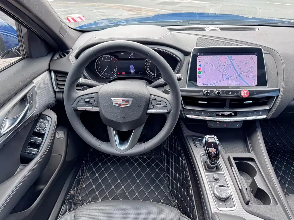 Cadillac CT5 — фото 9