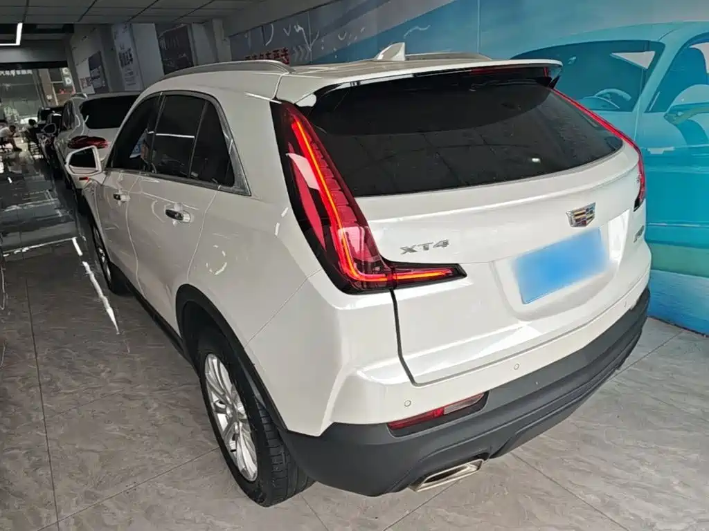 Cadillac XT4 — фото 5
