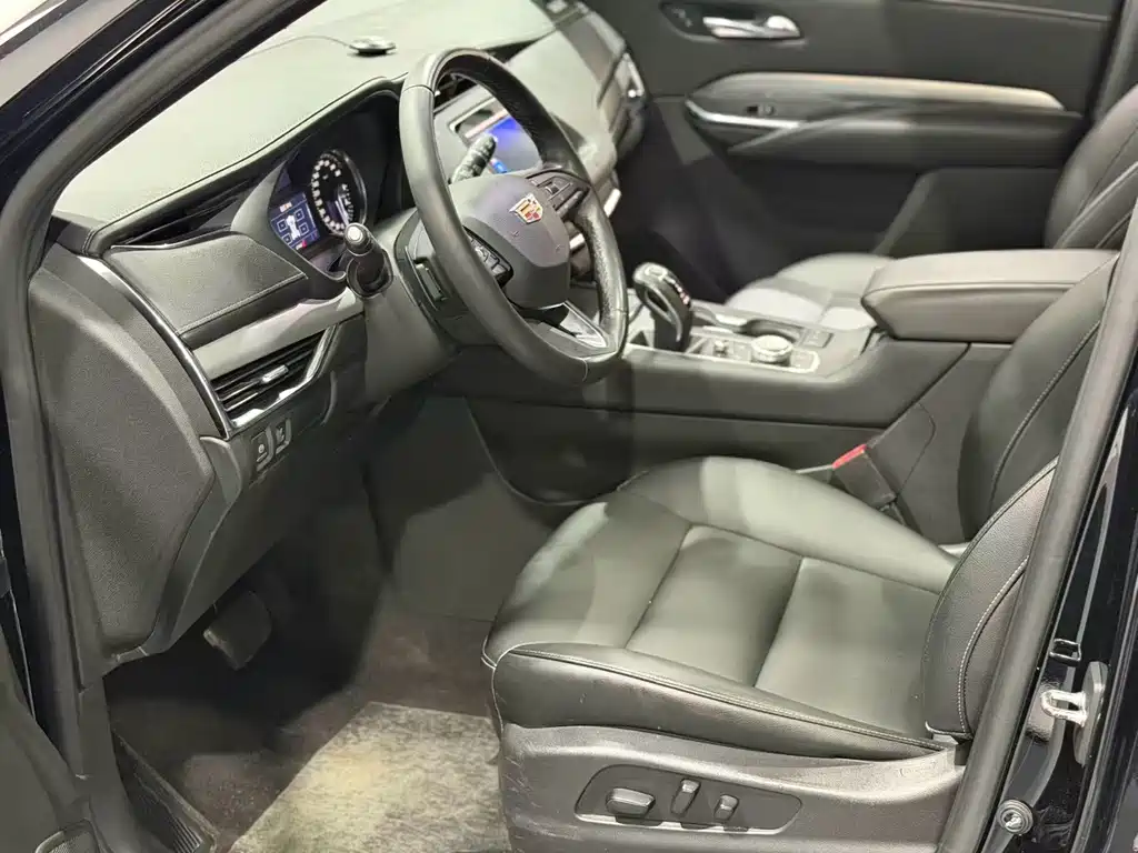 Cadillac XT4 — фото 4