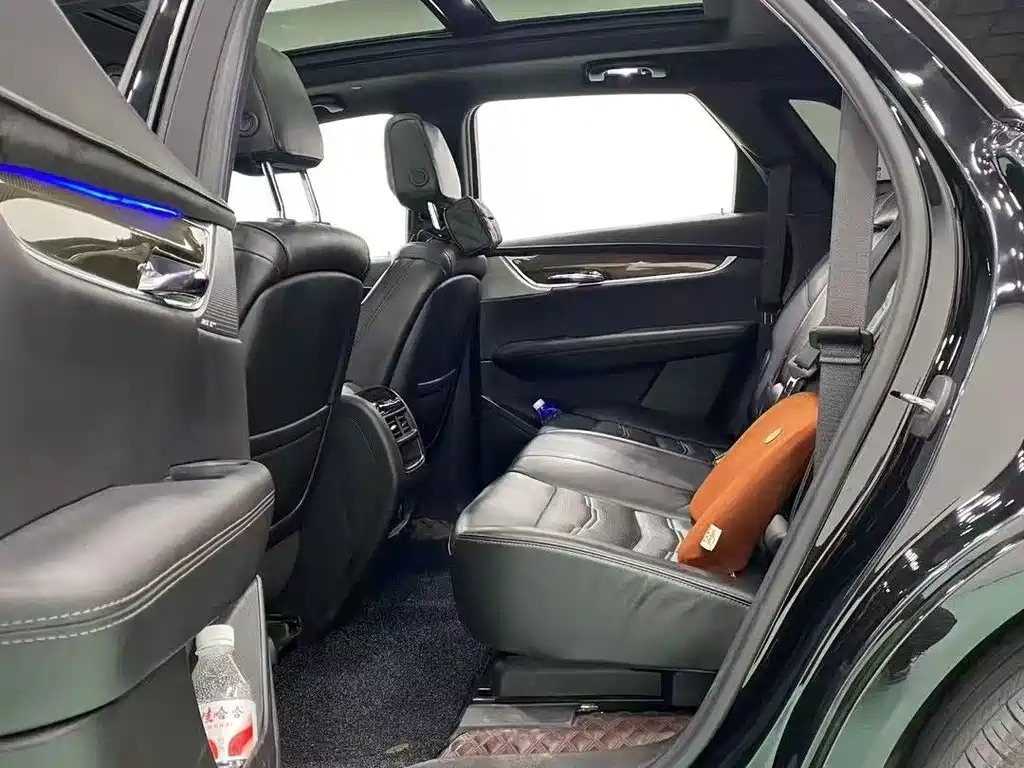 Cadillac XT5 — фото 6