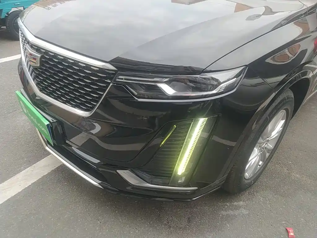 Cadillac XT6 — фото 24