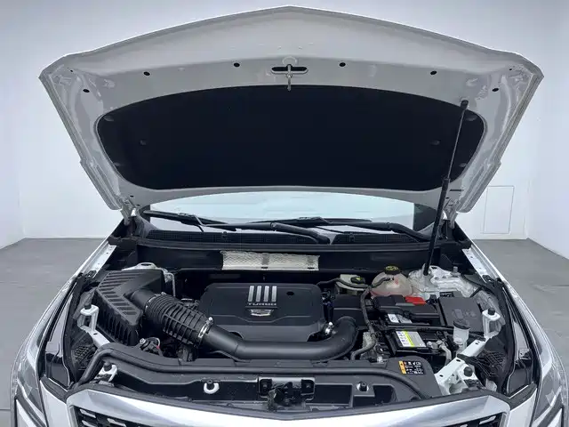 Cadillac XT5 — фото 13