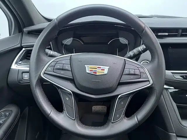 Cadillac XT5 — фото 7