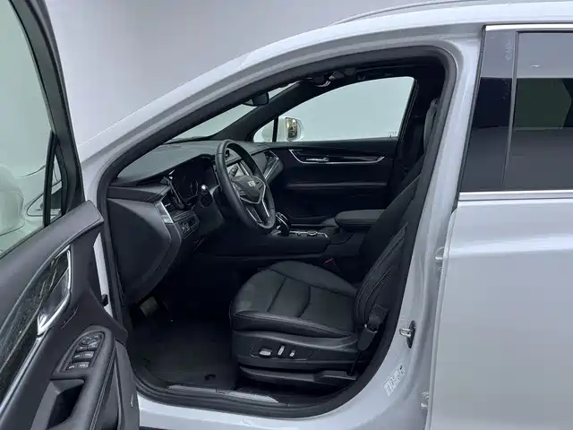 Cadillac XT5 — фото 9