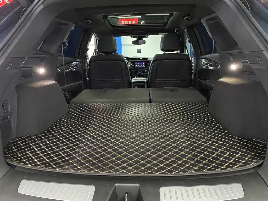 Cadillac XT5 — фото 15