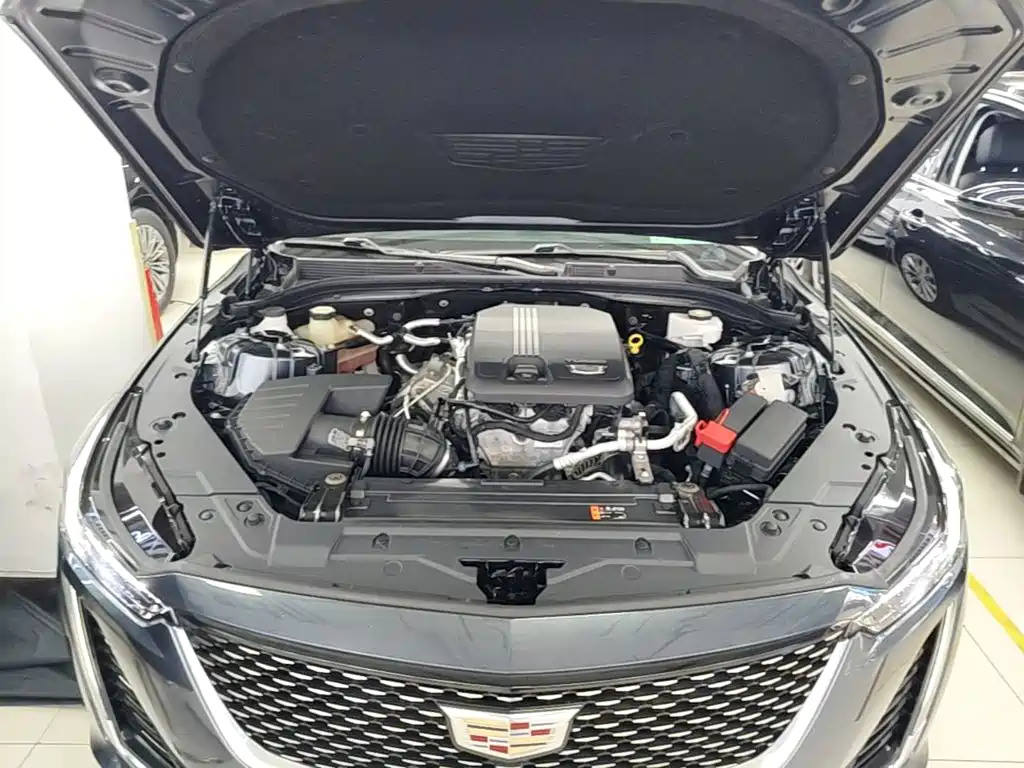 Cadillac CT5 — фото 20