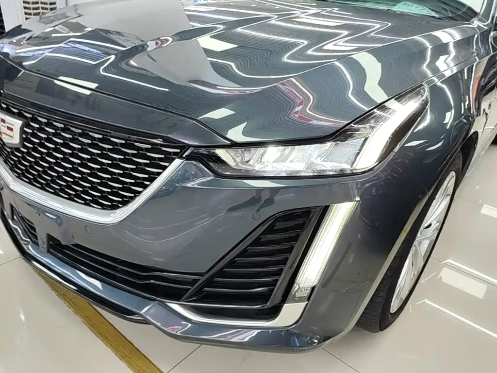 Cadillac CT5 — фото 24