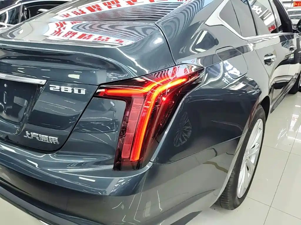Cadillac CT5 — фото 8
