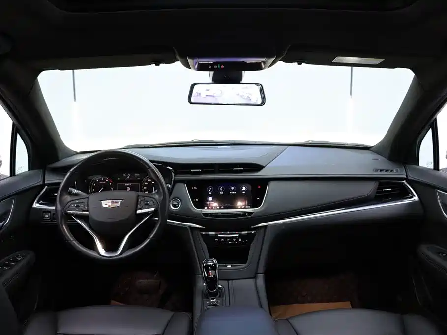 Cadillac XT6 — фото 17