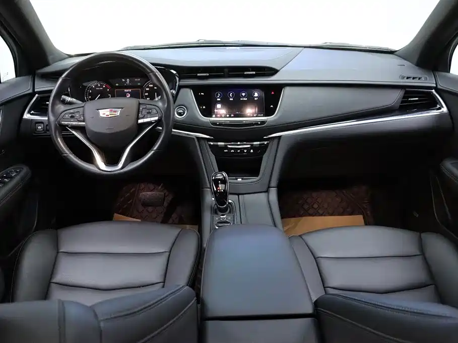 Cadillac XT6 — фото 19