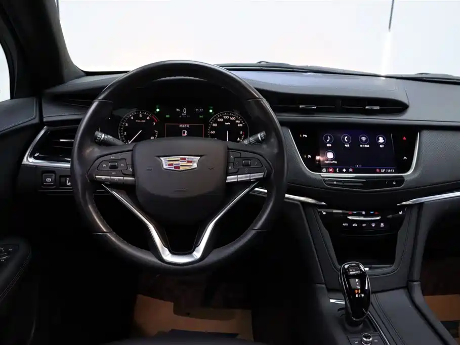 Cadillac XT6 — фото 23