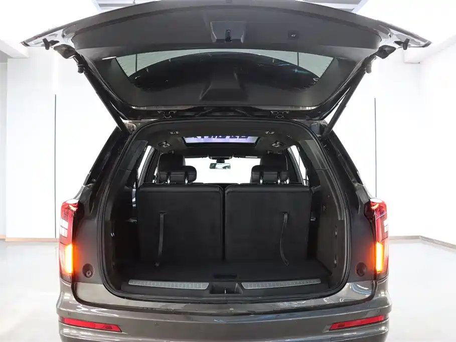 Cadillac XT6 — фото 24