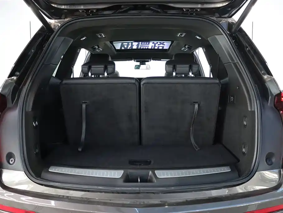 Cadillac XT6 — фото 25