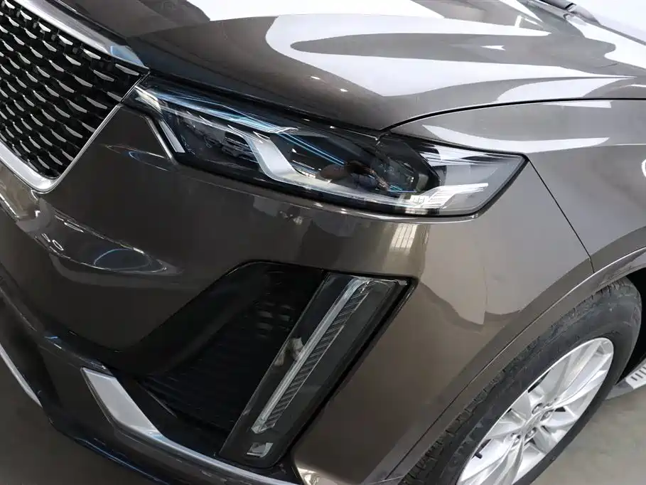 Cadillac XT6 — фото 27