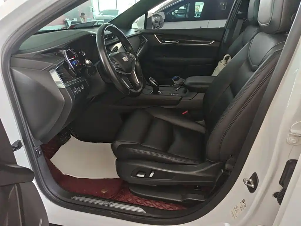 Cadillac XT5 — фото 15