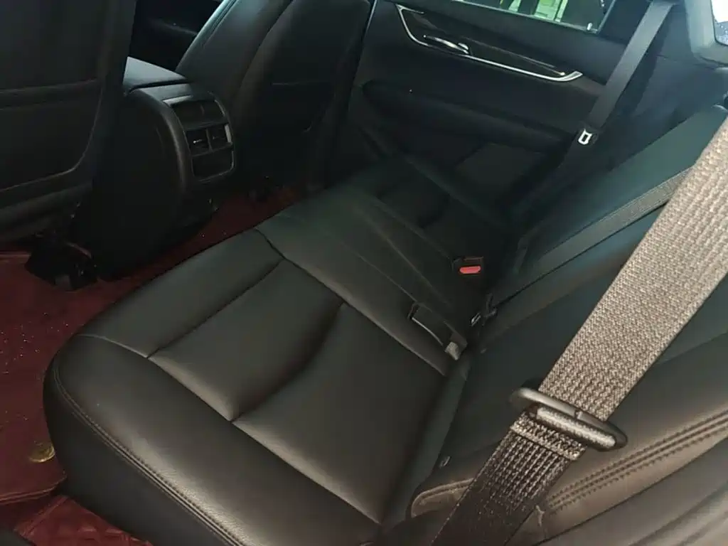 Cadillac XT5 — фото 17