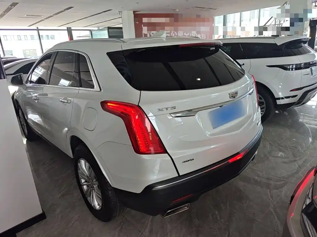 Cadillac XT5 — фото 5