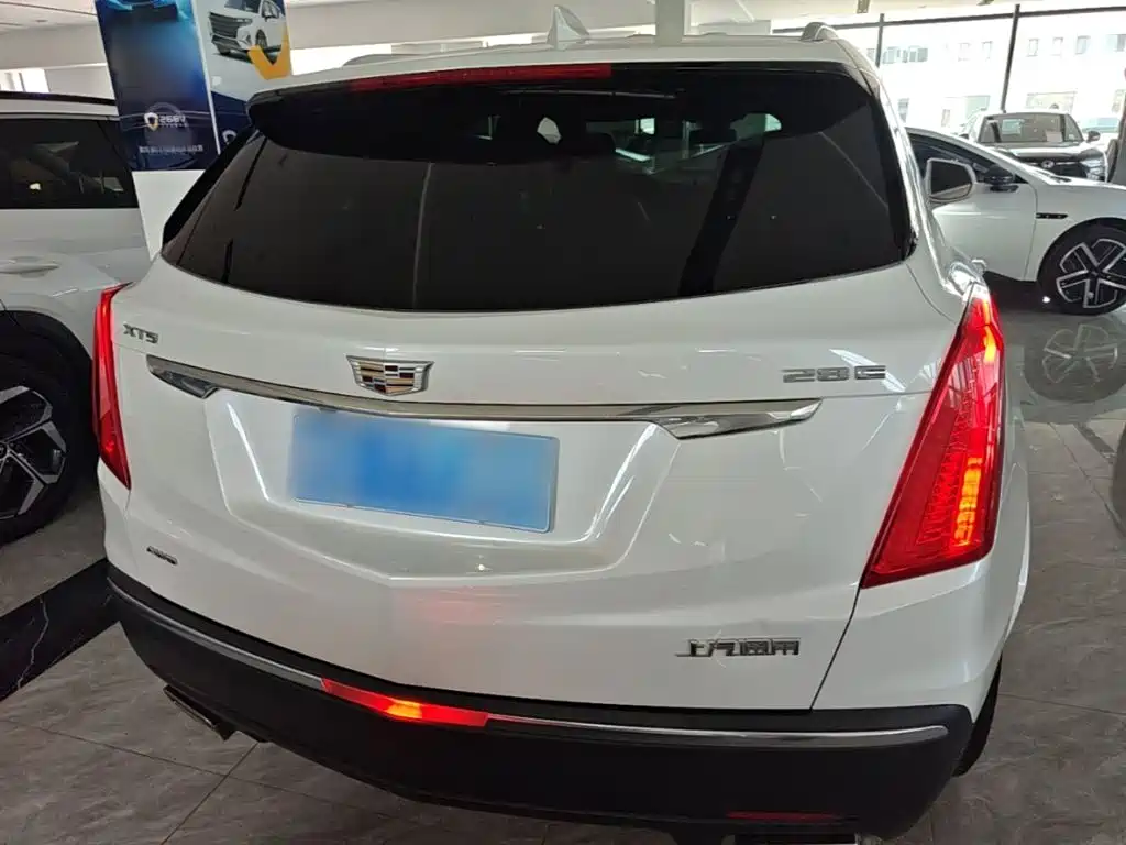 Cadillac XT5 — фото 6