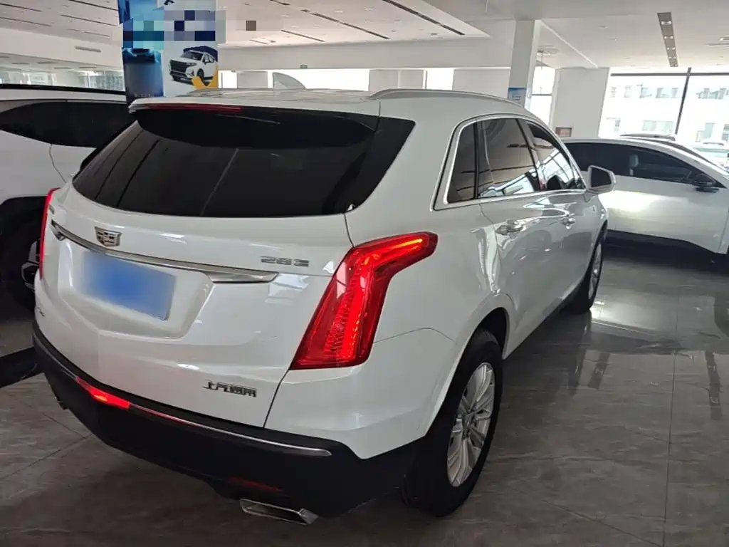 Cadillac XT5 — фото 7
