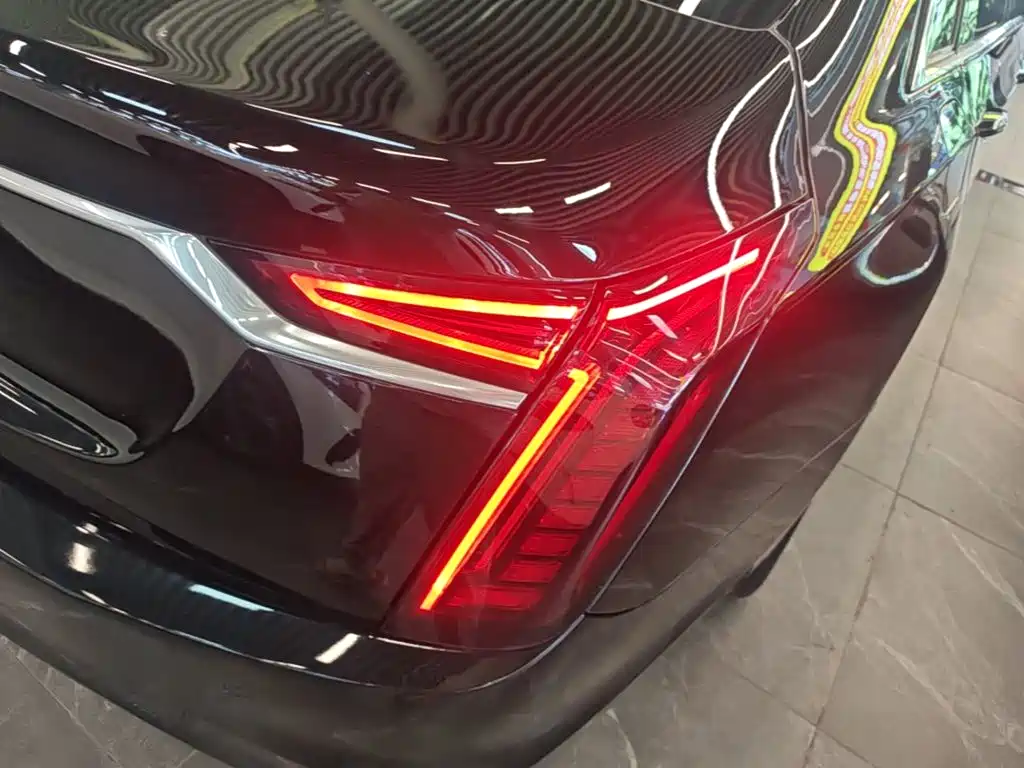 Cadillac CT6 — фото 8