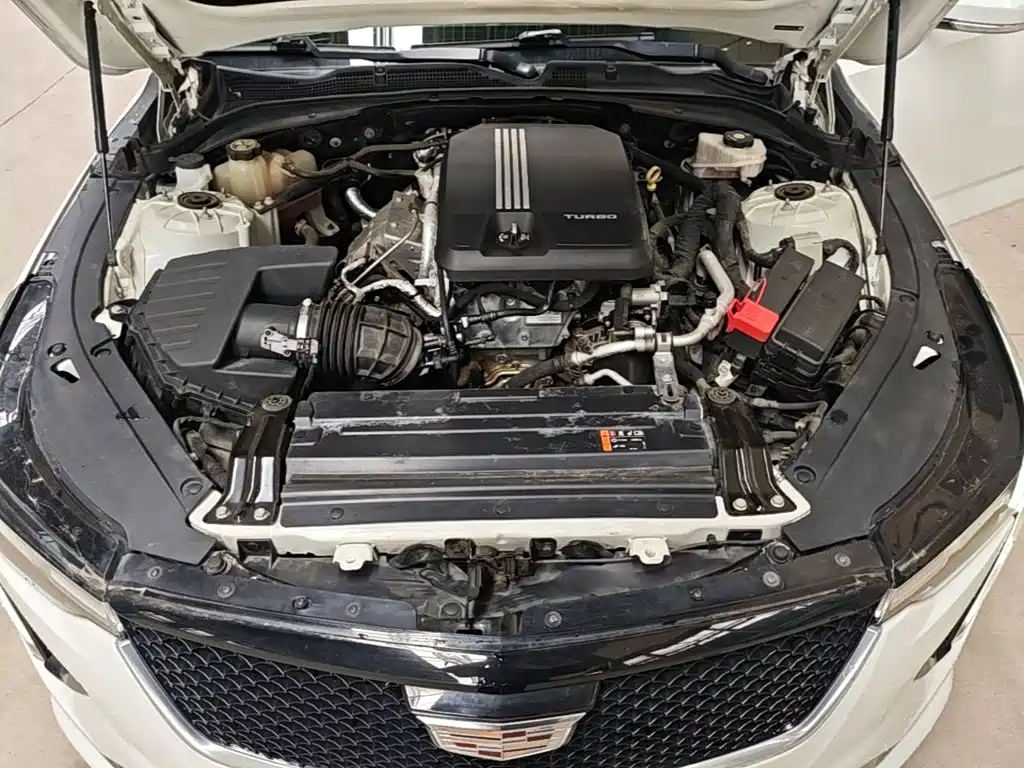 Cadillac CT4 — фото 20