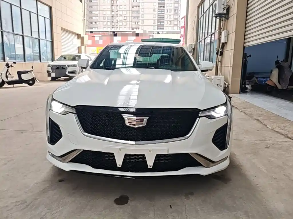 Cadillac CT4 — фото 3