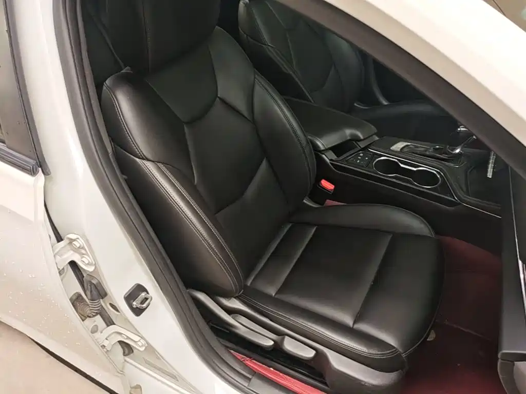 Cadillac CT4 — фото 25