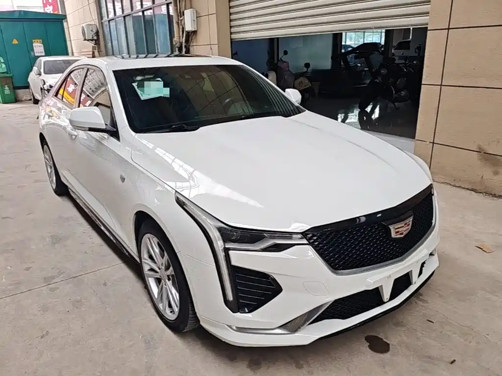 Cadillac CT4 — фото 4