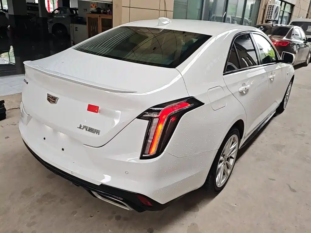 Cadillac CT4 — фото 7