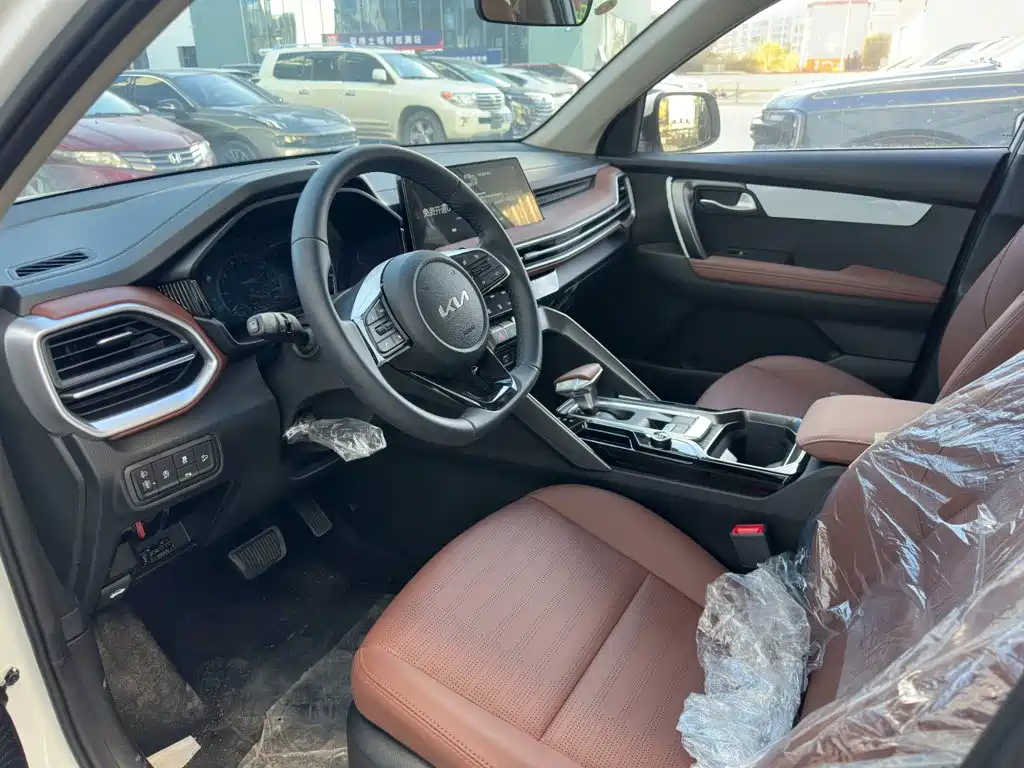 Kia Sportage — фото 8