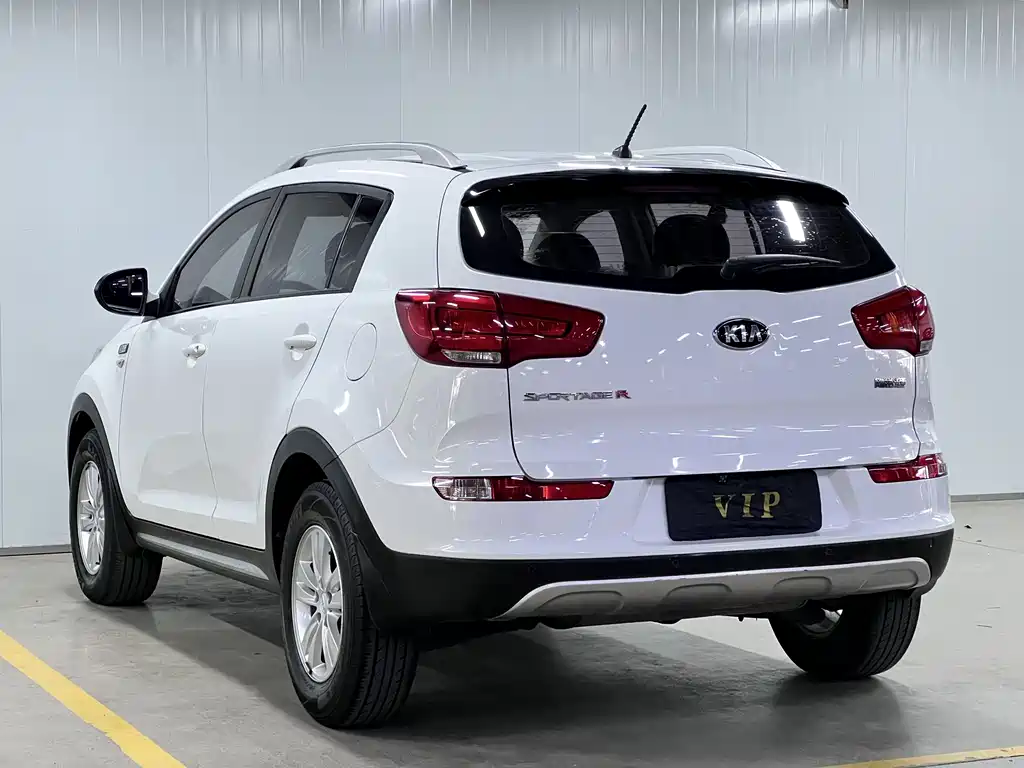 Kia Sportage — фото 6