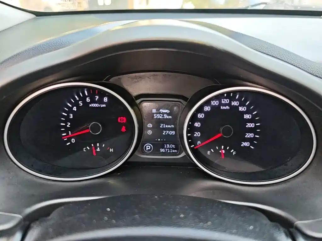 Kia Sportage — фото 11