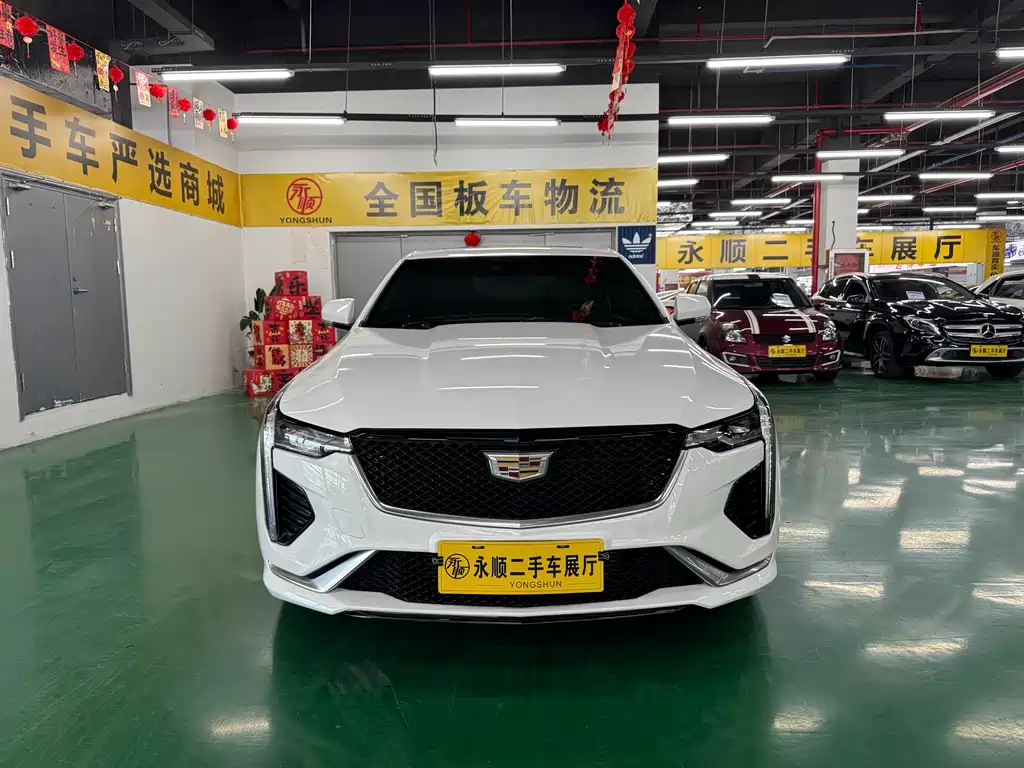 Cadillac CT4 — фото 2