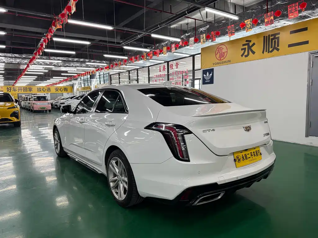 Cadillac CT4 — фото 7