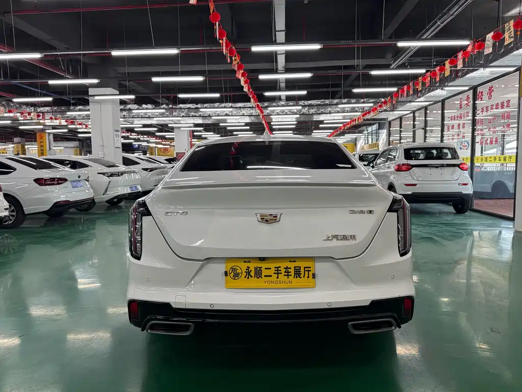 Cadillac CT4 — фото 8