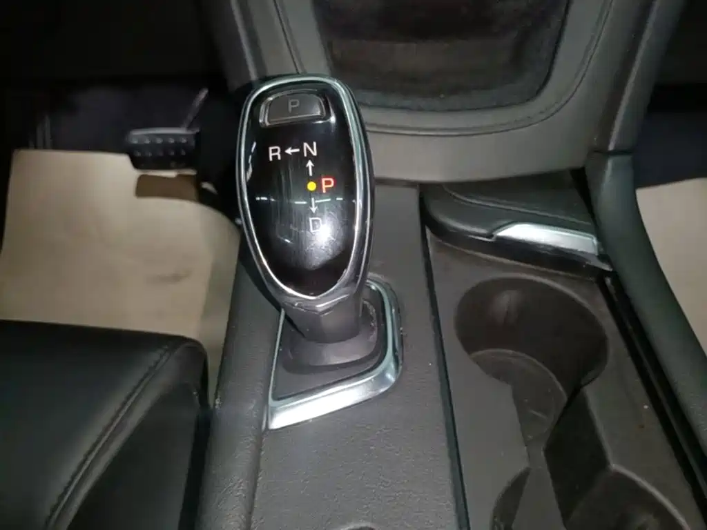Cadillac XT5 — фото 14