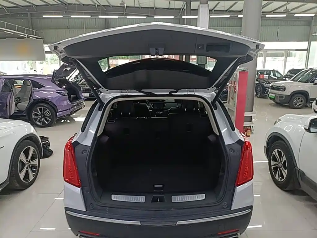 Cadillac XT5 — фото 19