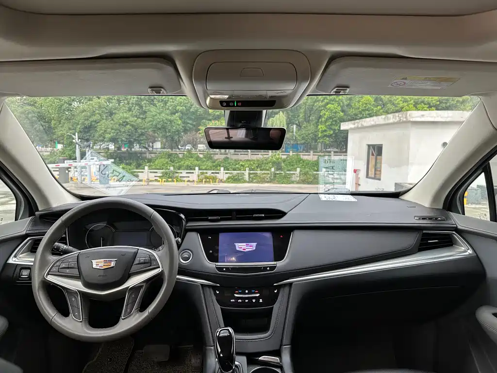 Cadillac XT5 — фото 6