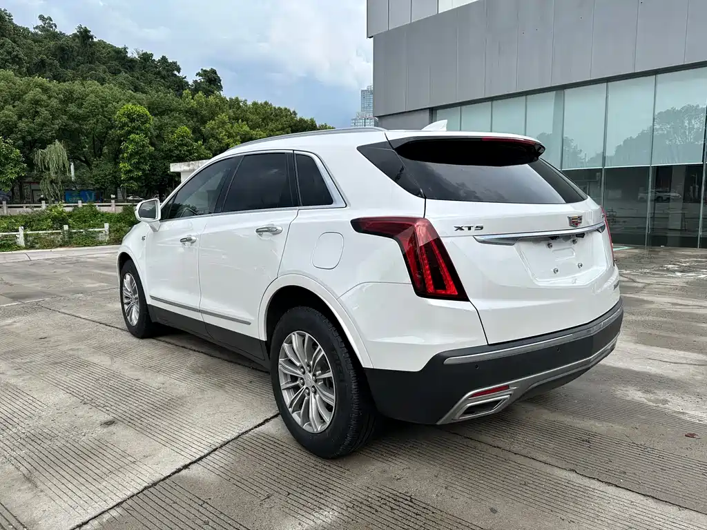 Cadillac XT5 — фото 7