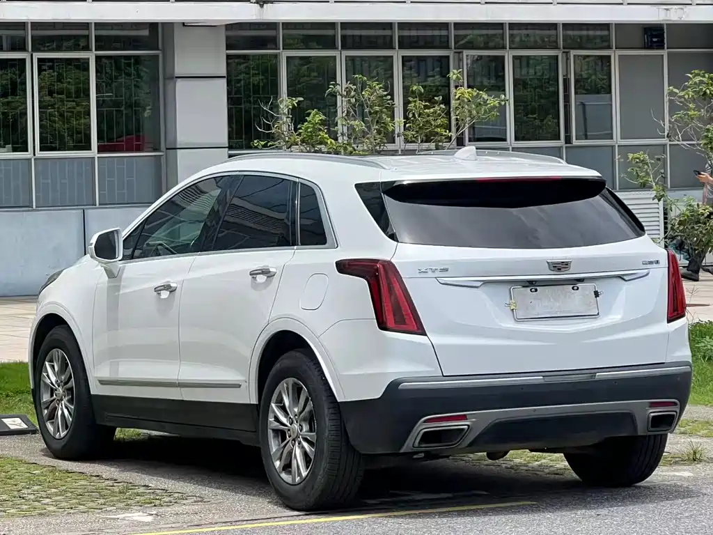 Cadillac XT5 — фото 6