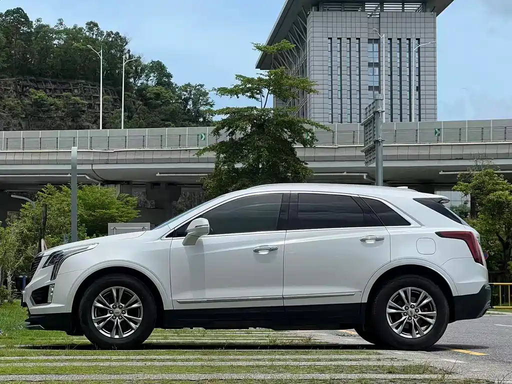 Cadillac XT5 — фото 7
